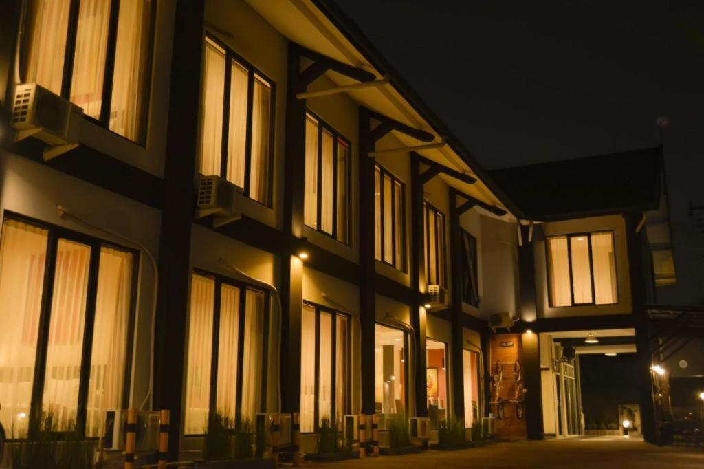 Puri Chorus Boutique Hotel Pakualaman Exterior photo