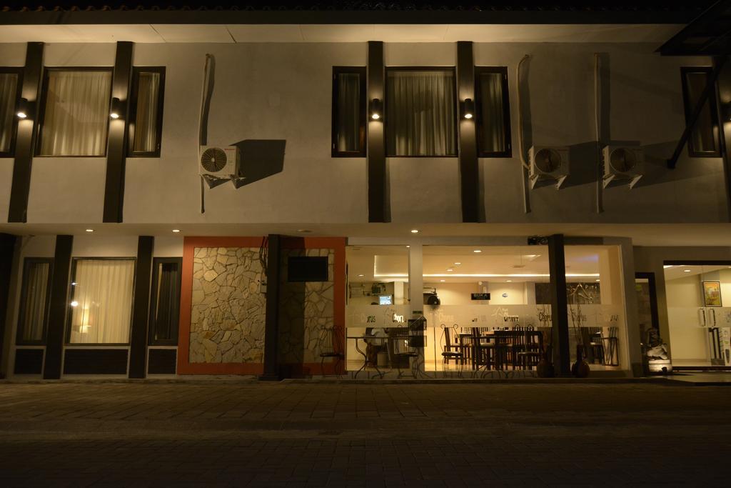 Puri Chorus Boutique Hotel Pakualaman Exterior photo