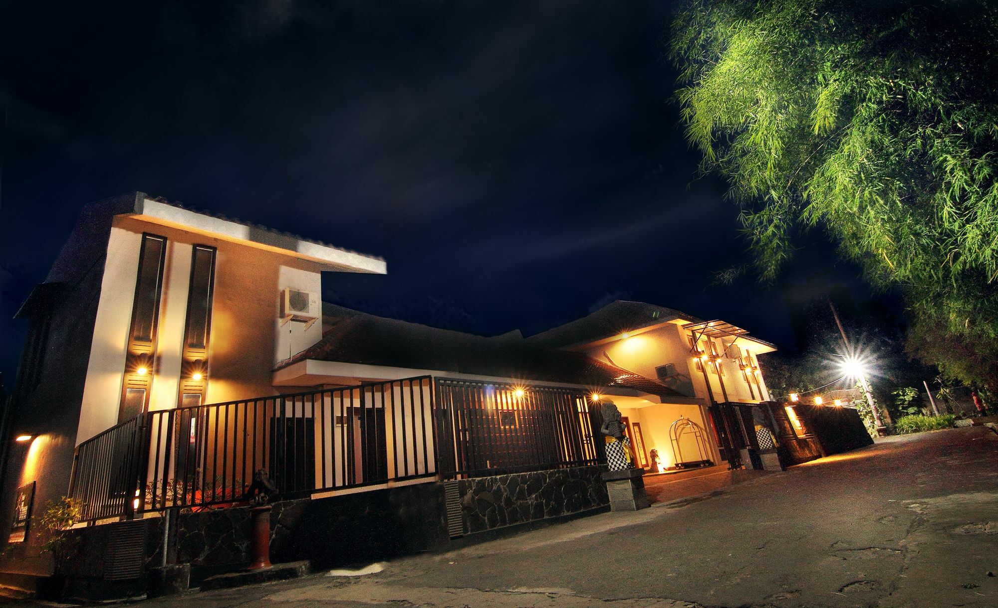Puri Chorus Boutique Hotel Pakualaman Exterior photo